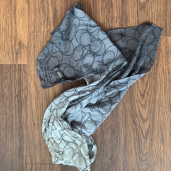Coach silk scarf - Picture 3 of 4